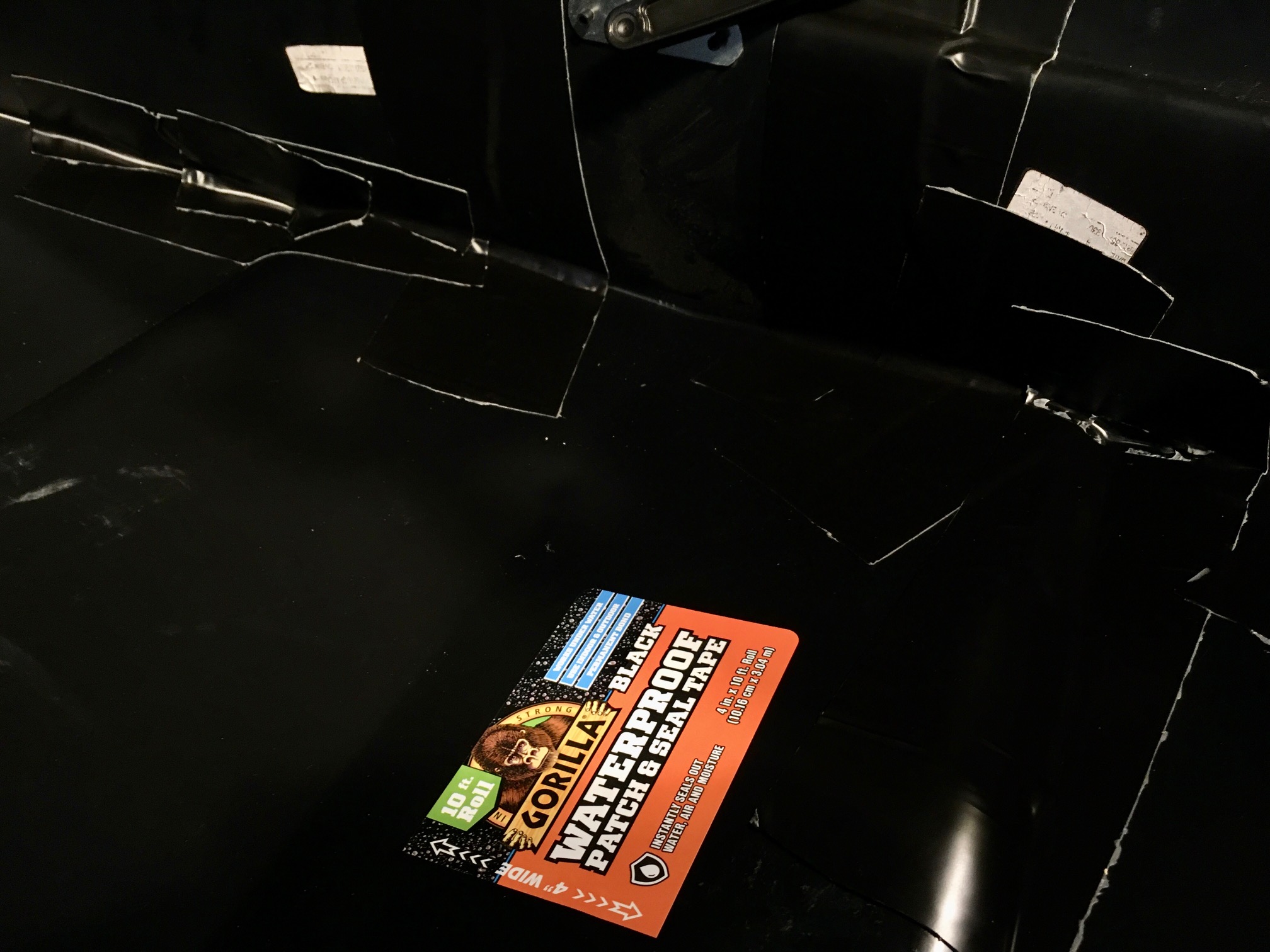 gorilla-waterproof-patch-seal-tape-thule-rocketbox-crack-fix-05